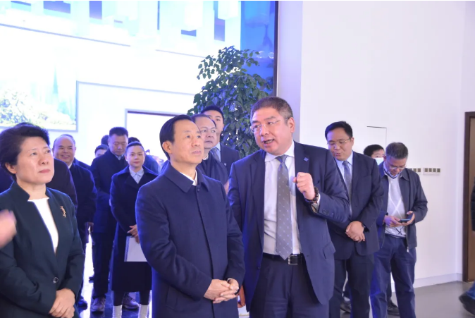 奋进新征程丨湖南省委书记许达哲一行莅临熊猫体育官网环境长沙基地调研考察